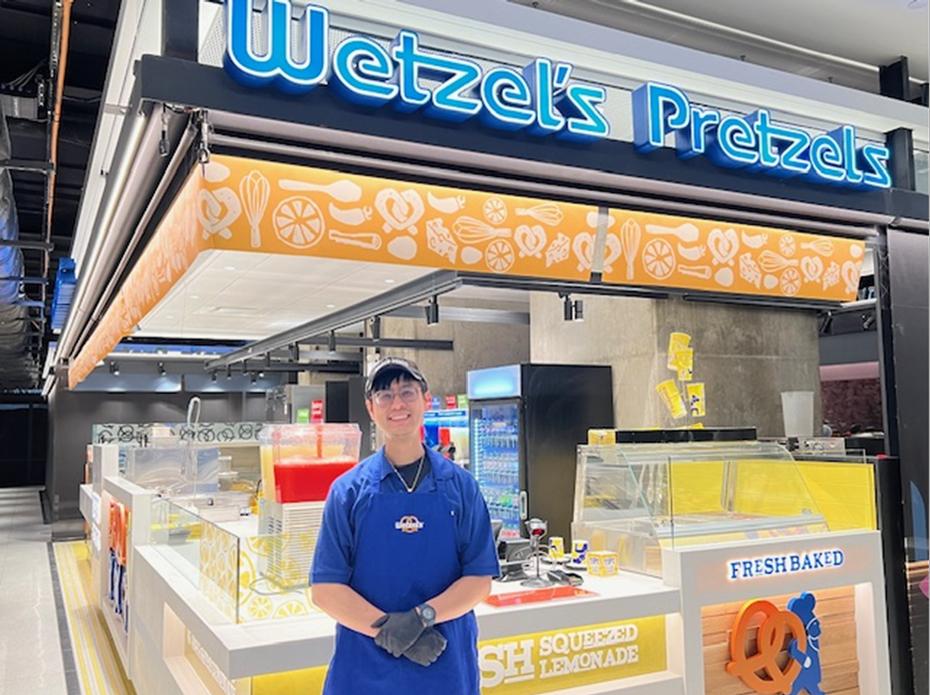 Wetzel's Pretzels Expands Internationally Making its Debut at Toronto Union Station